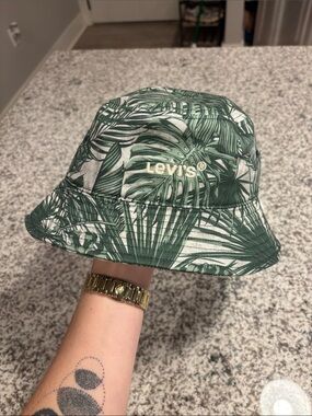 Levi's Green Palm Print Bucket Hat
